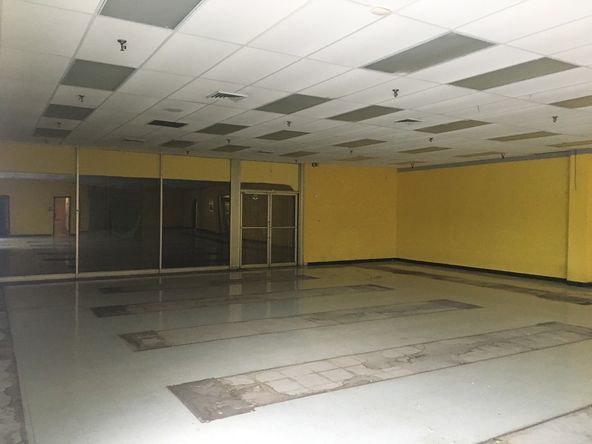 Retail - Flex at Florida Business Center : 1480 S Babcock St, Melbourne, FL 32901